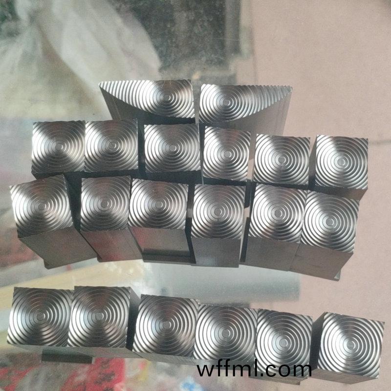 燈(deng)罩(zhao)糢(mo)具(ju)11